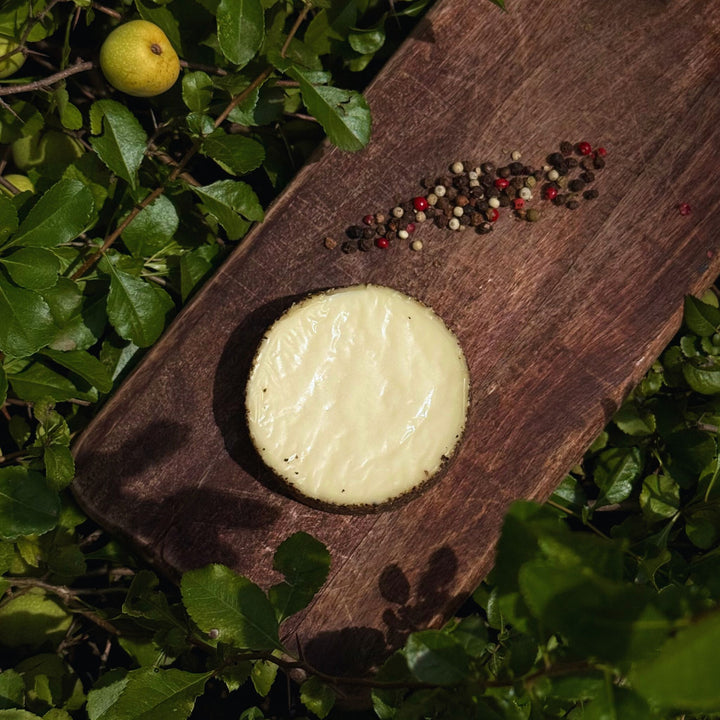 Brânză de burduf cu piper, 100gr