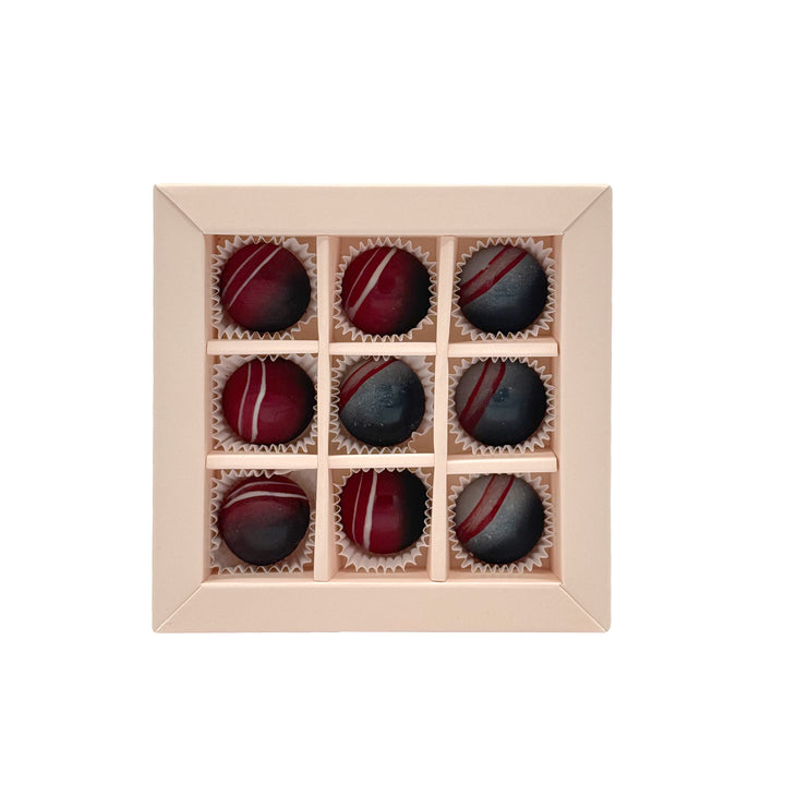 Cutie 9 Praline cu Brânză de Burduf, Maximilian Chocolate