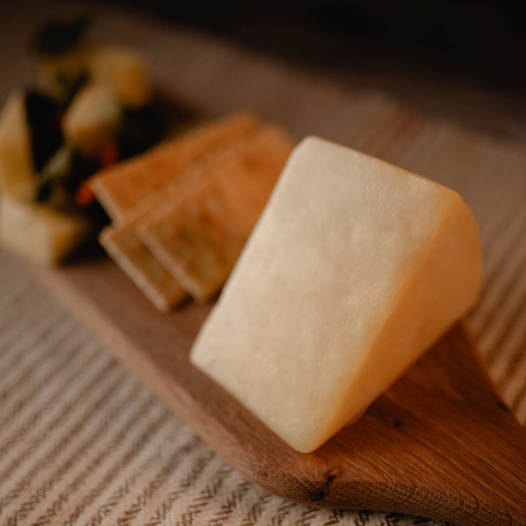 Branză de oaie 100%, maturată 60 zile, 300 gr